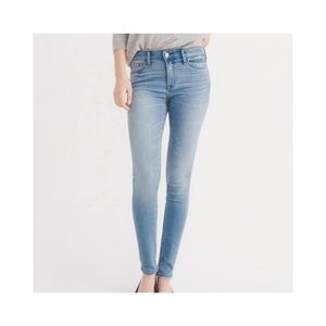 A&F | BNWOT High-rise light wash skinny jeans 💙